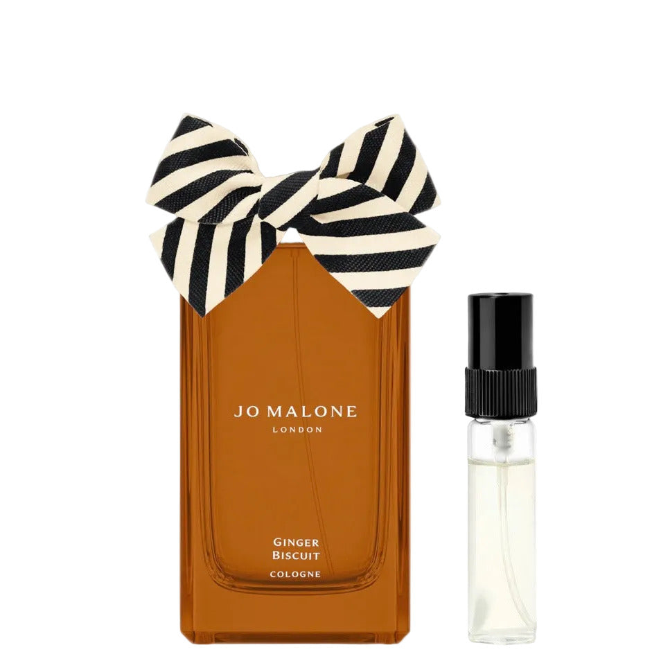 Jo Malone Ginger Biscuit Cologne mit gestreifter Schleife.