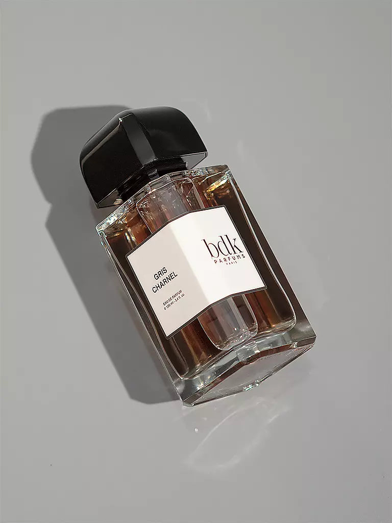 BDK Parfums Gris Charnel Abfüllung – holzig-würziger Unisex-Duft mit Kardamom, Iris und Sandelholz – 2ml Parfum Probe DFP"
