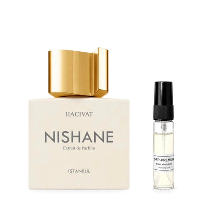 Nishane Hacivat: Originalflakon neben einer DFP Parfumprobe im Glaszerstäuber mit schwarzer Kappe auf weissem Hintergrund.