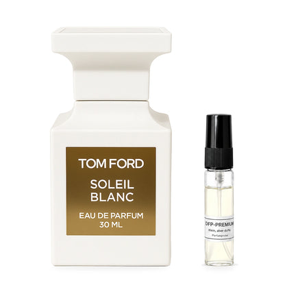 Tom Ford Soleil Blanc: Originalflakon neben einer DFP Parfumprobe im Glaszerstäuber mit schwarzer Kappe auf weissem Hintergrund.